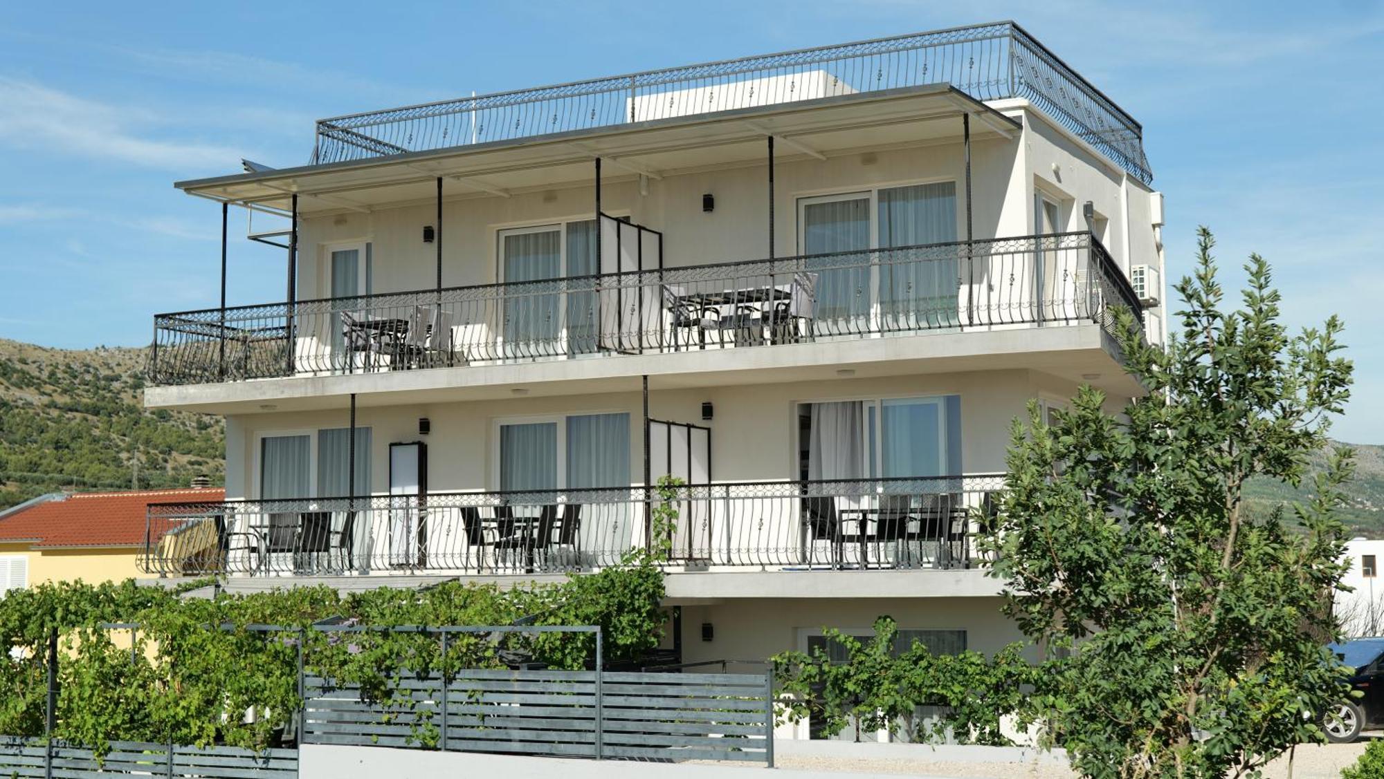 Apartmani Dalmacjia Гребастика Экстерьер фото