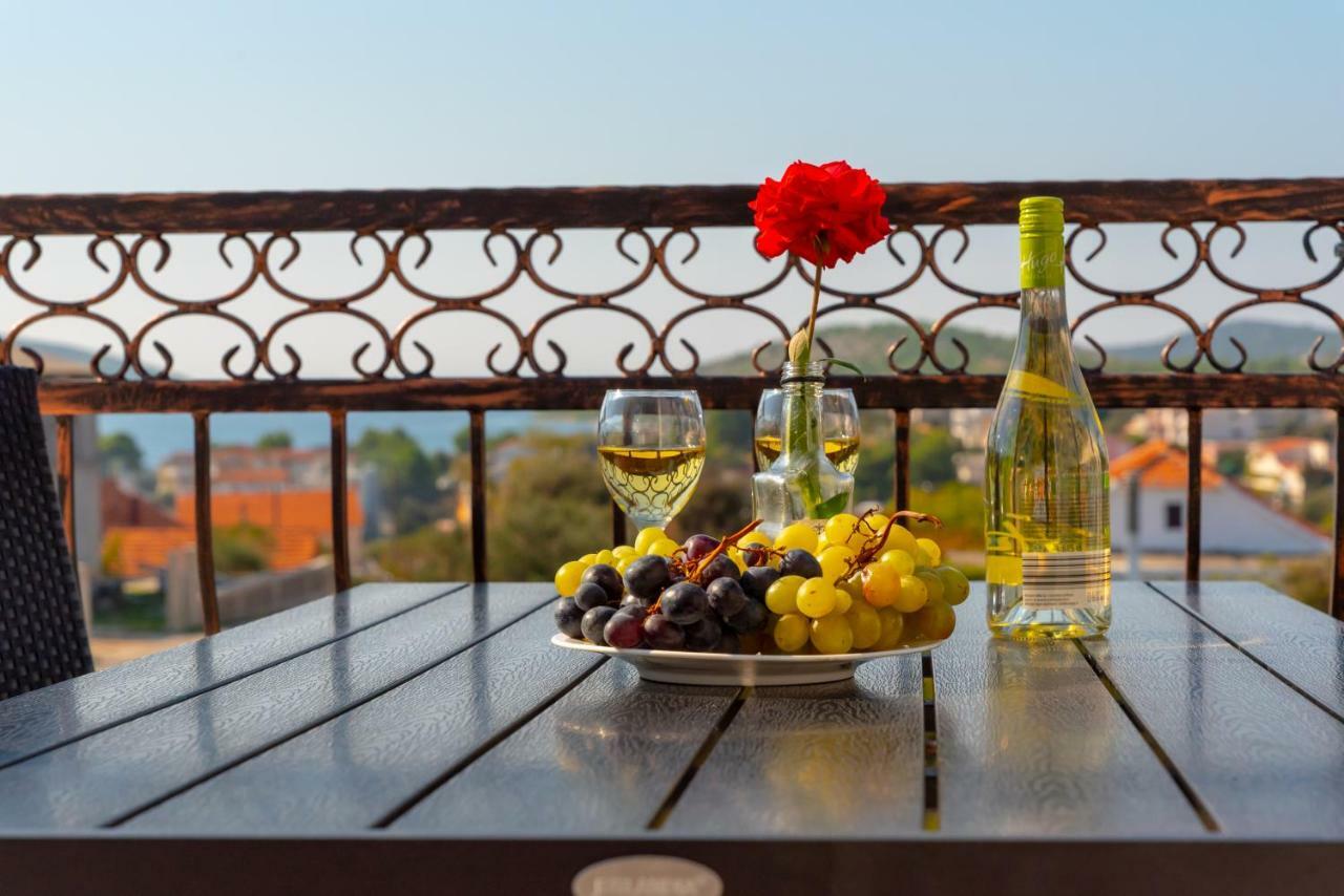 Apartmani Dalmacjia Гребастика Экстерьер фото