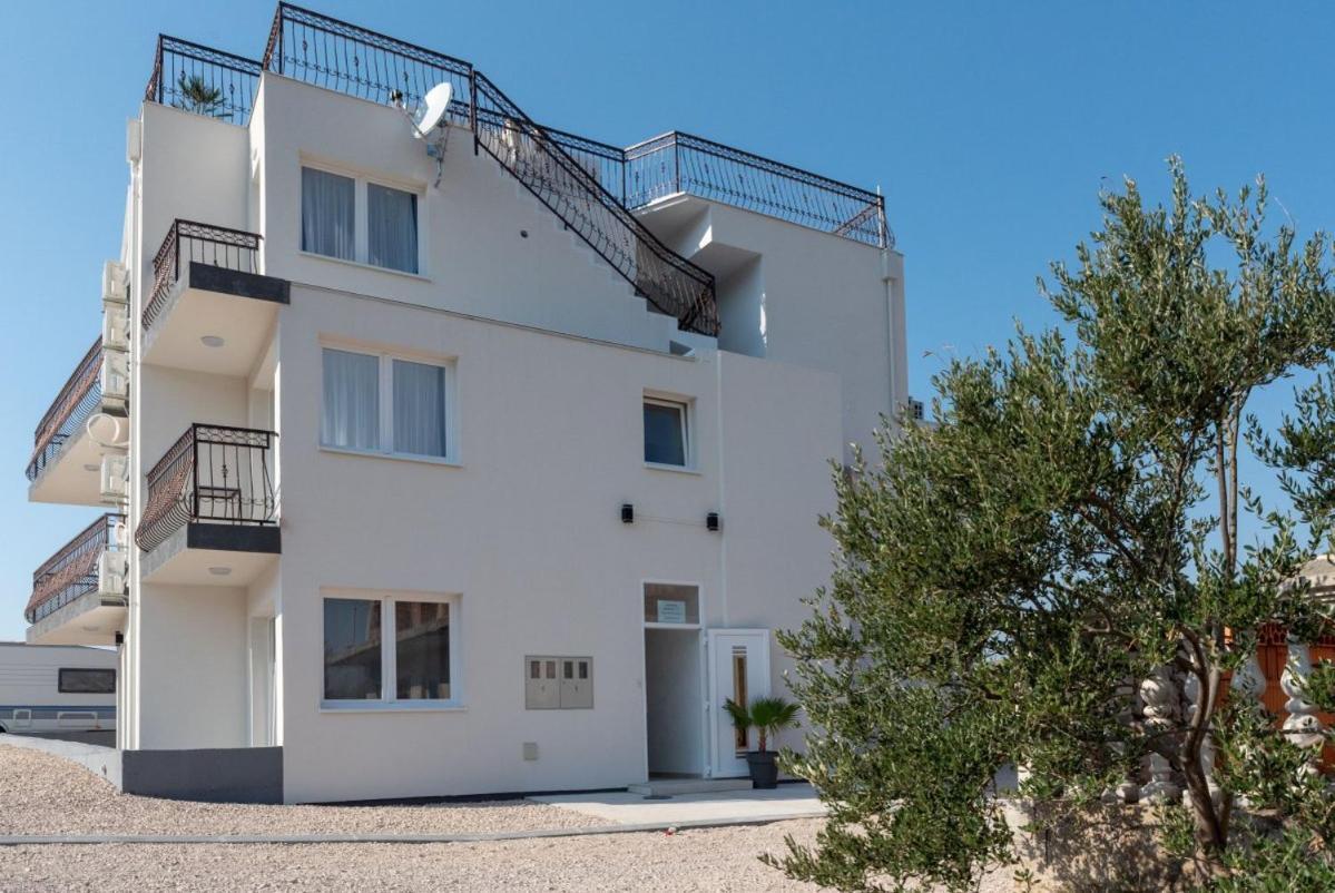 Apartmani Dalmacjia Гребастика Экстерьер фото
